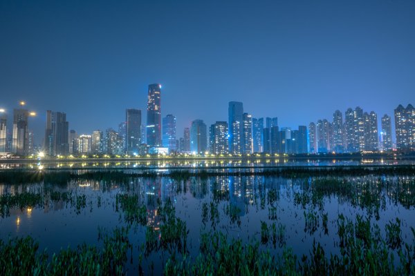 城市与倒影